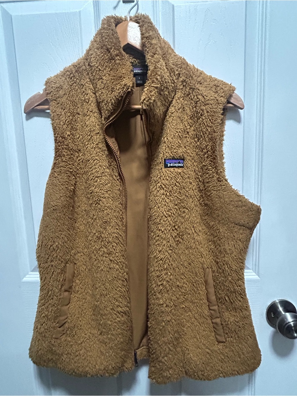 Patagonia Women’s Faux-Sherpa Vest in Chestnut Brown